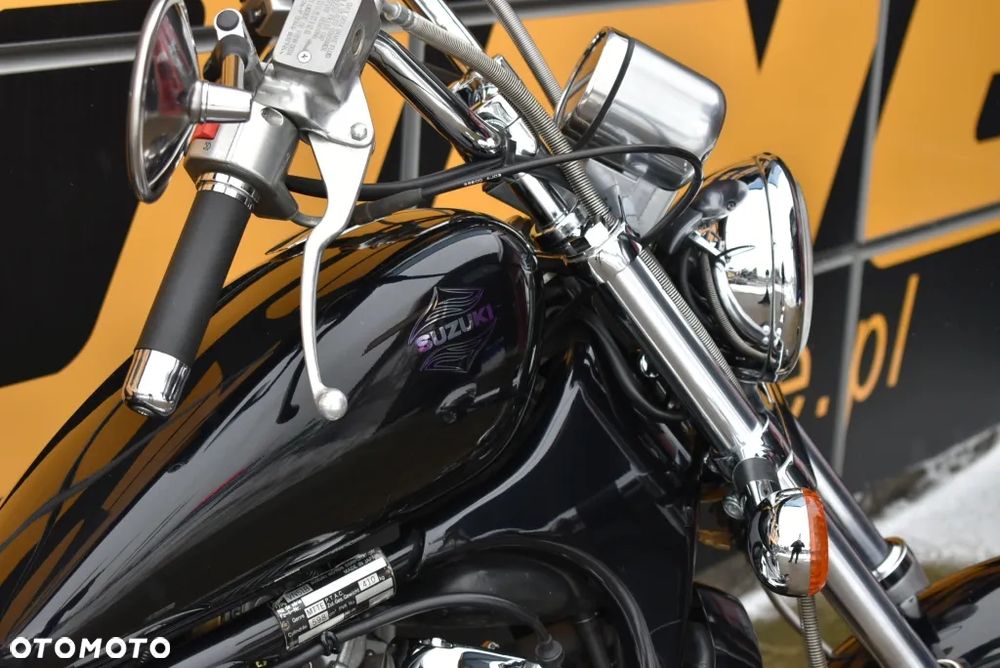 Suzuki Intruder - 38