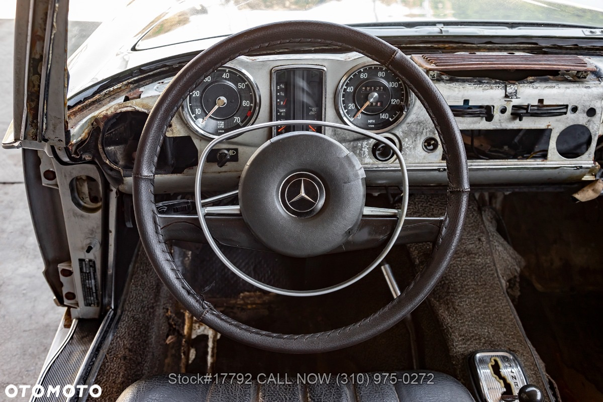 Mercedes-Benz 280 - 6