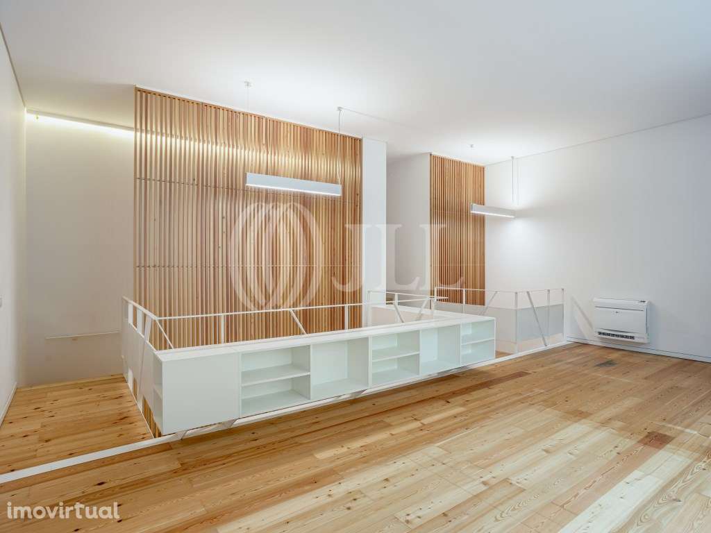 Apartamento T0+1 duplex, junto ao Parque Eduardo VII - Grande imagem: 4/19