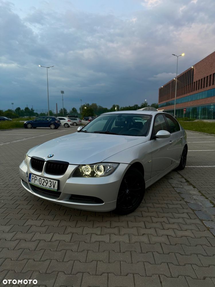 BMW Seria 3 320i - 1