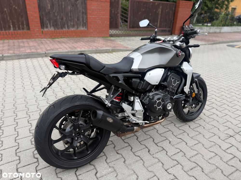 Honda CB - 12