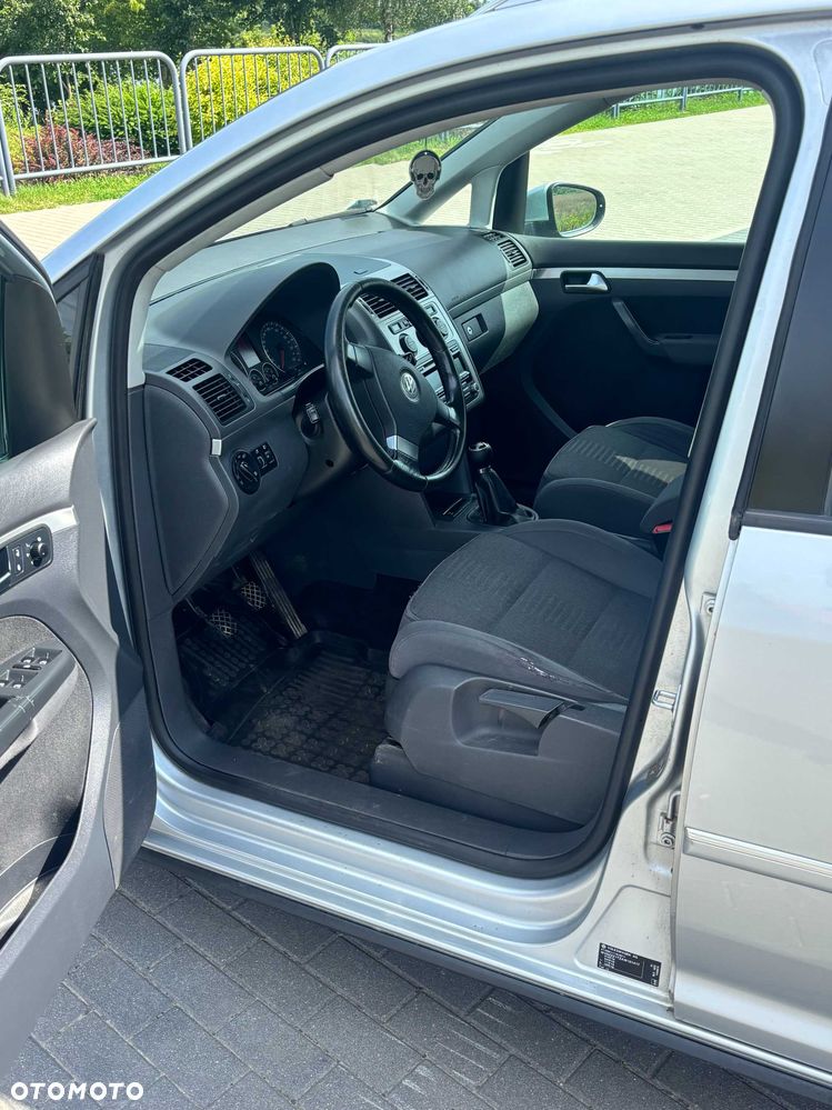 Volkswagen Touran - 6