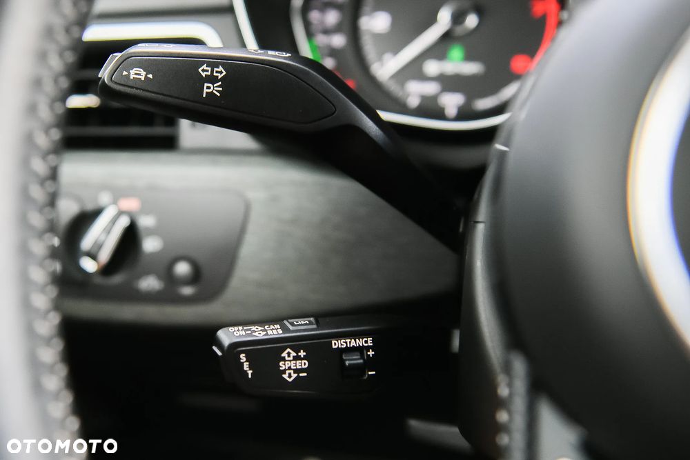 Audi A4 Avant 40 g-tron S tronic S line - 28