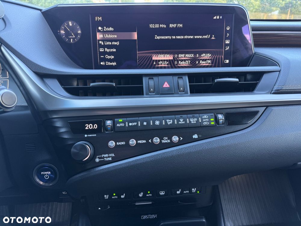 Lexus ES 300h Omotenashi - 31