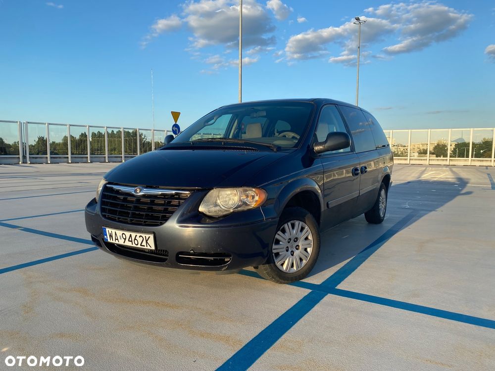 Chrysler Town & Country 3.3 LX - 2