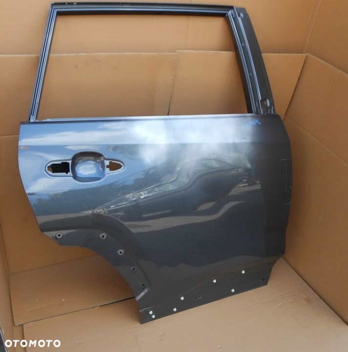 TOYOTA RAV4 V 2019 - DRZWI PRAWY TYŁ - 1