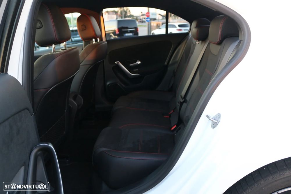 Mercedes-Benz A 250 Limousine e AMG Line - 32