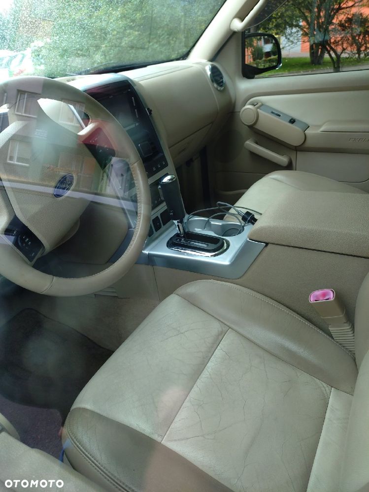 Ford Explorer 4.6 4WD - 13