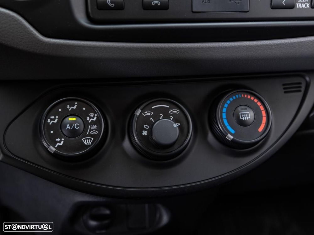 Toyota Yaris bizz 1.4 D-4D AC C/IVA - 15