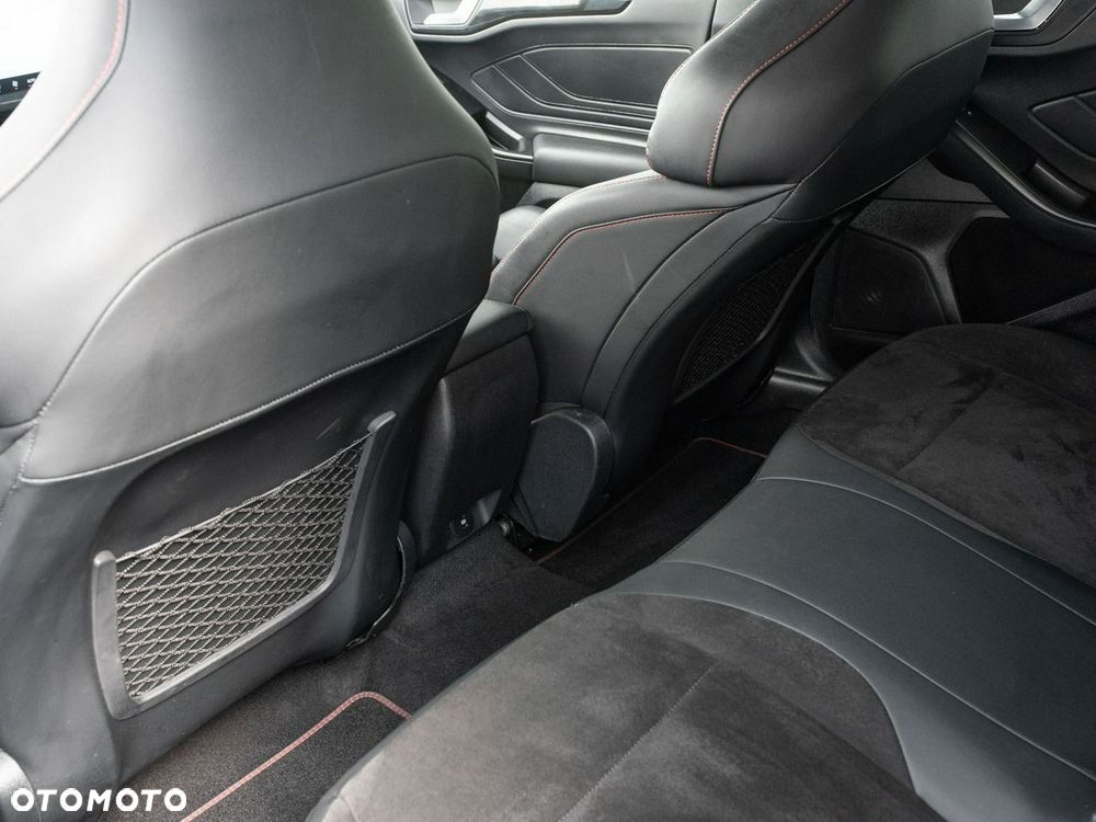 Ford Focus 2.3 EcoBoost ST X - 24