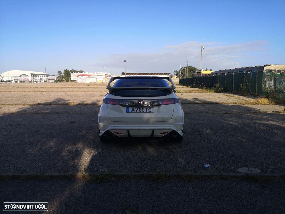 Honda Civic 2.0 i-VTEC Type R Championship White Edition - 4