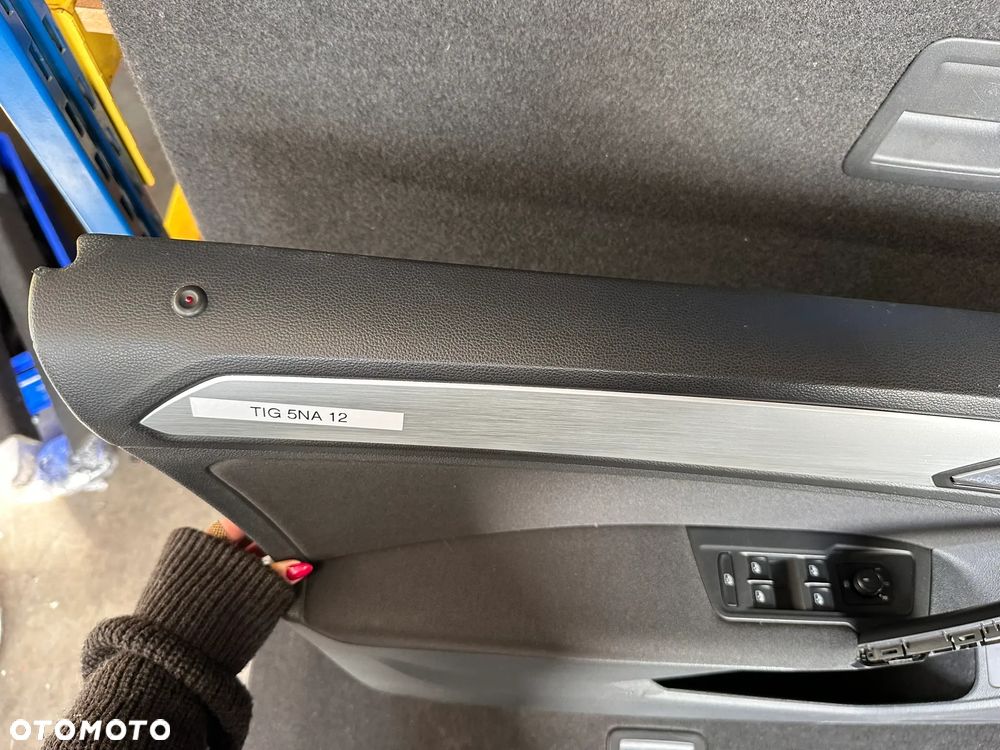 Tapicerka boczek drzwi lewy przód VW Tiguan II 5NA 5NB867011 - 7