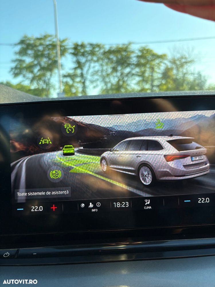 Skoda Octavia 2.0 TDI DSG Style - 12