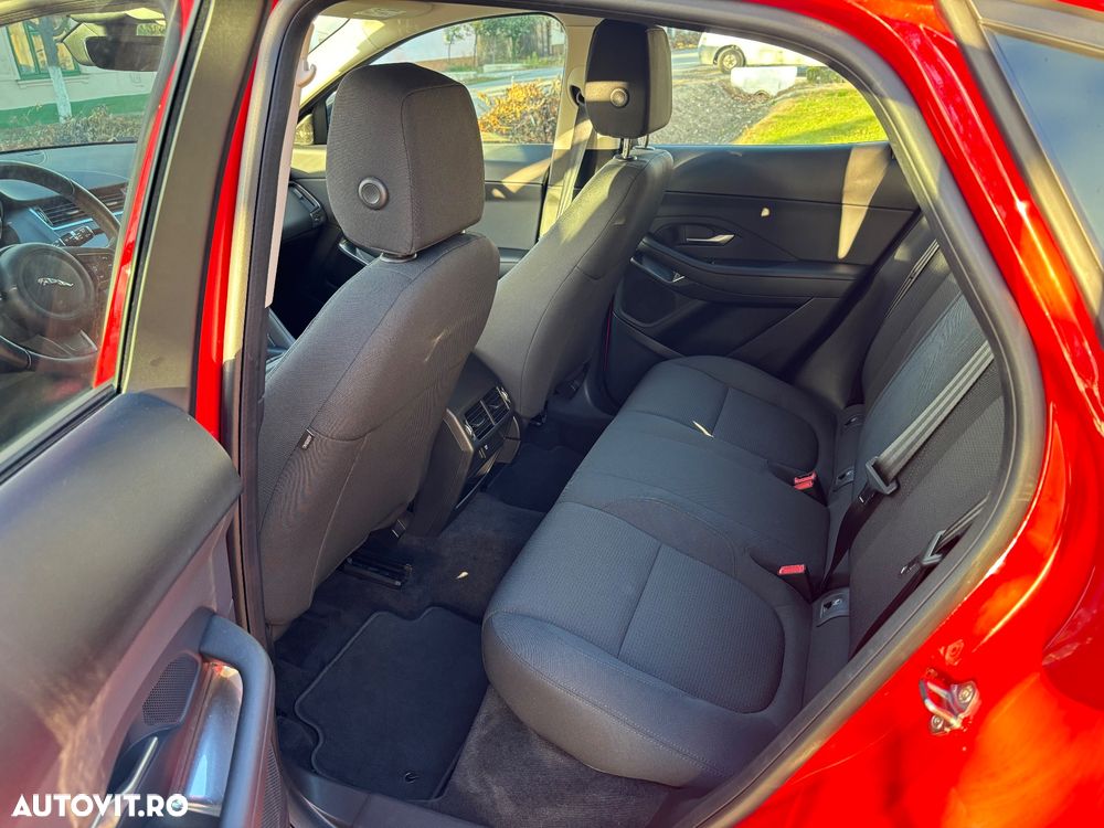 Jaguar E-Pace D150 - 8