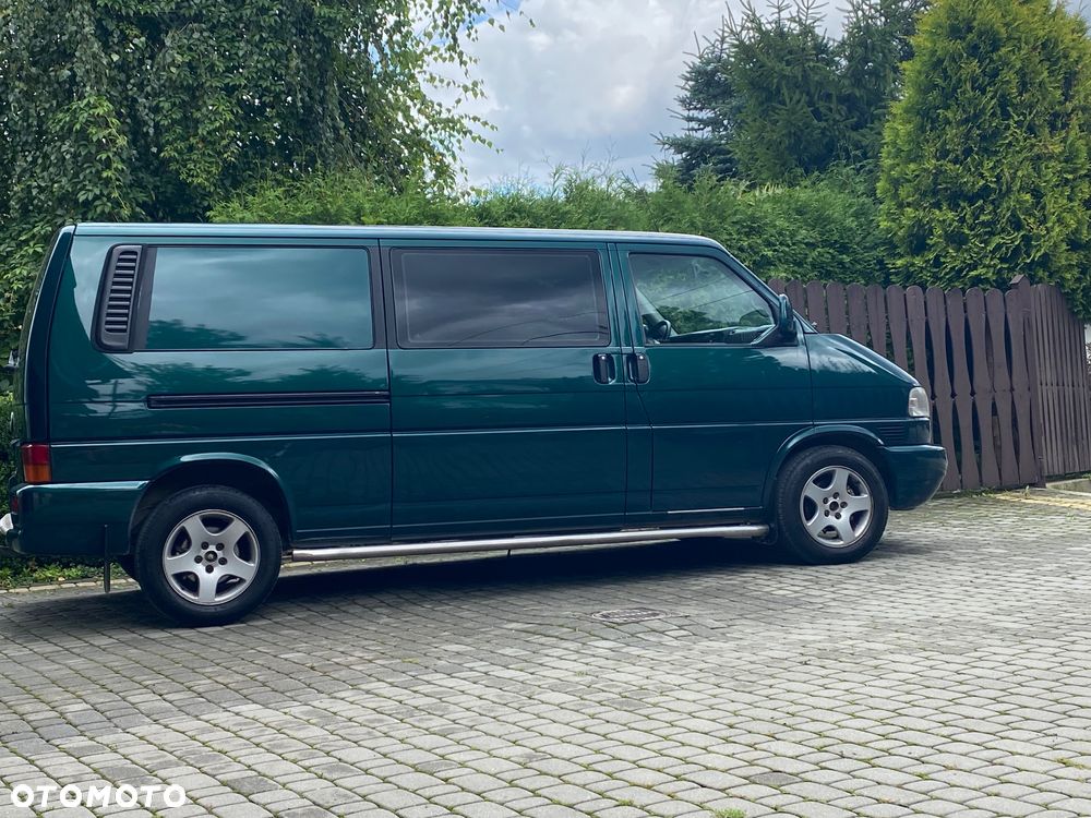 Volkswagen Caravelle - 1