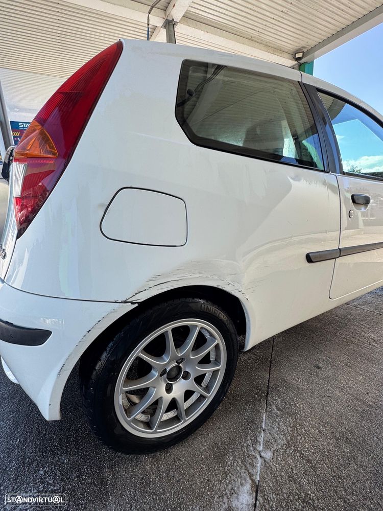 Fiat Punto 1.9 JTD HLX - 4