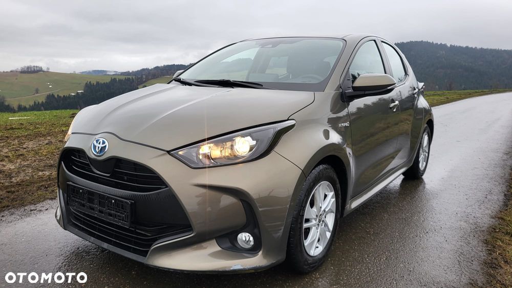 Toyota Yaris Hybrid 100 Active - 1