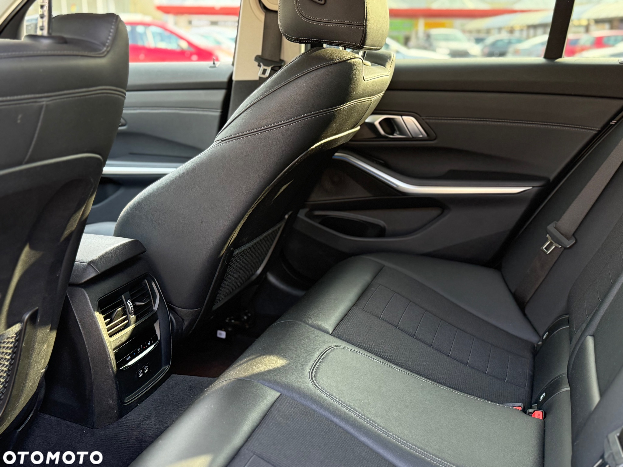 BMW Seria 3 330e PHEV sport - 17