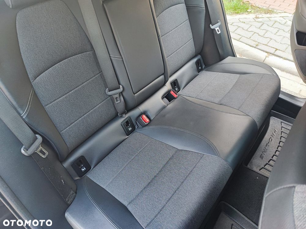 Toyota Corolla - 25