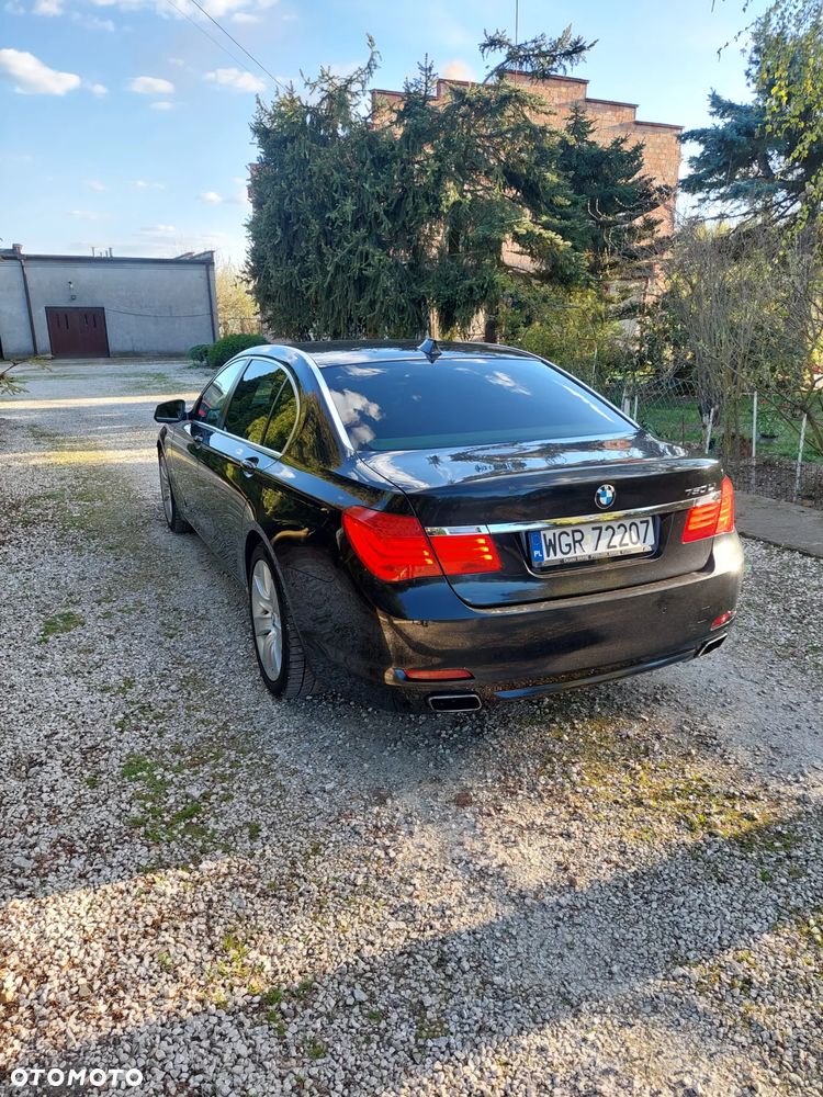 BMW Seria 7 750i L - 5
