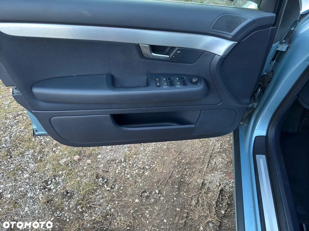 Audi A4 Limousine - 11