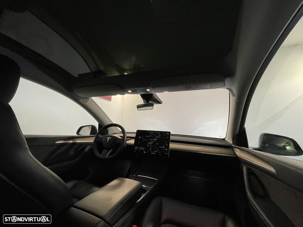 Tesla Model Y Long Range Dual Motor AWD - 2