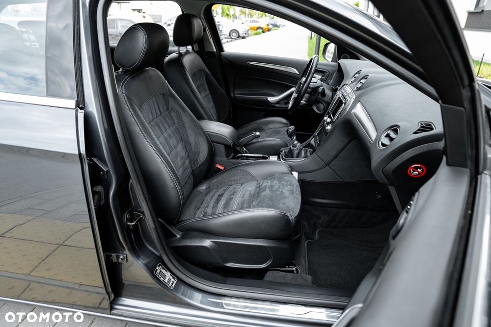 Ford Mondeo SW 2.5 Titanium - 25