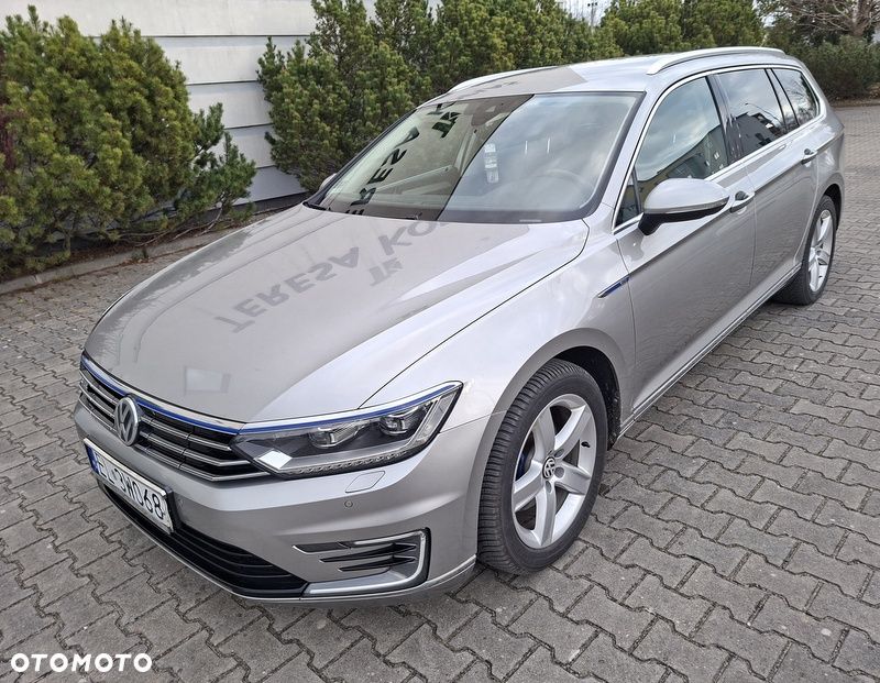 Volkswagen Passat - 17