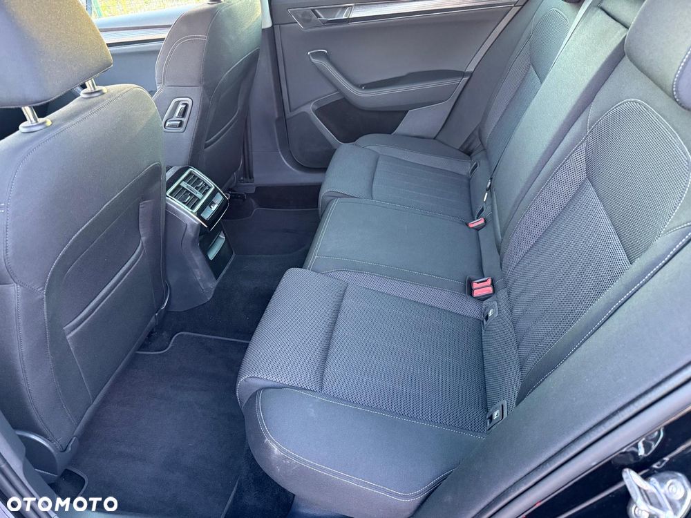 Skoda Superb 2.0 TDI Style DSG - 8