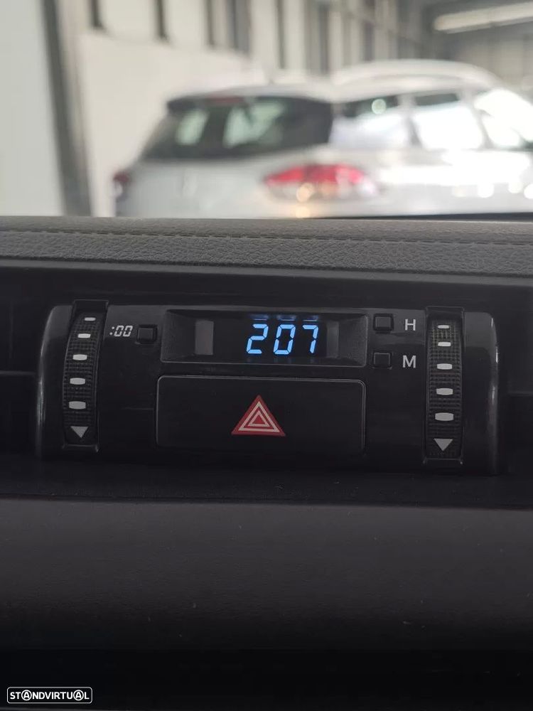 Toyota Hilux 2.4 D-4D 4WD CD CM - 57
