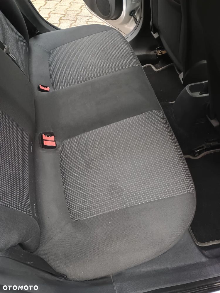 Opel Corsa 1.2 16V Cosmo - 15