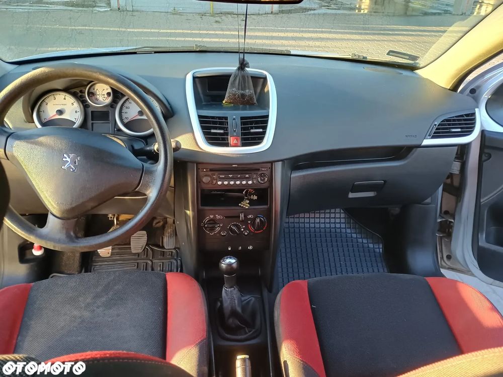 Peugeot 207 1.4 - 16