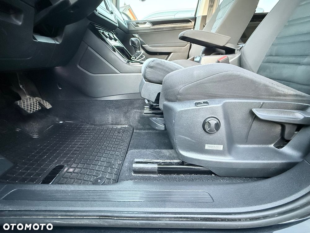 Volkswagen Touran - 20