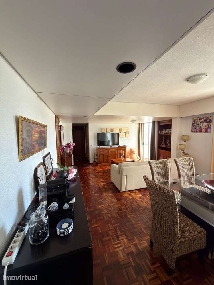 Apartamento T2 em Funchal (Sé) de 91,00 m2 - Grande imagem: 3/19