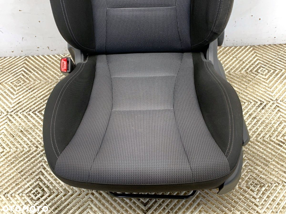 FOTEL LEWY PRZÓD - 299.00 PLN - HYUNDAI i30 (GD) 2011 - 2022 1.6 CRDi 81 kW [110 KM] olej napędowy - 3