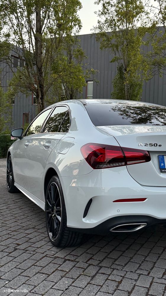 Mercedes-Benz A 250 Limousine e AMG Line - 53