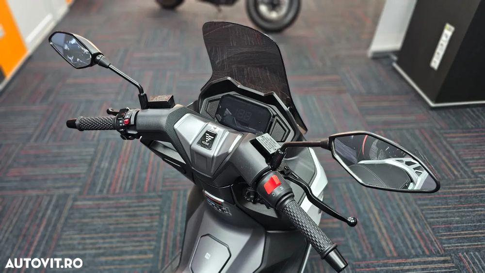 Voge 125 SR1 - 7