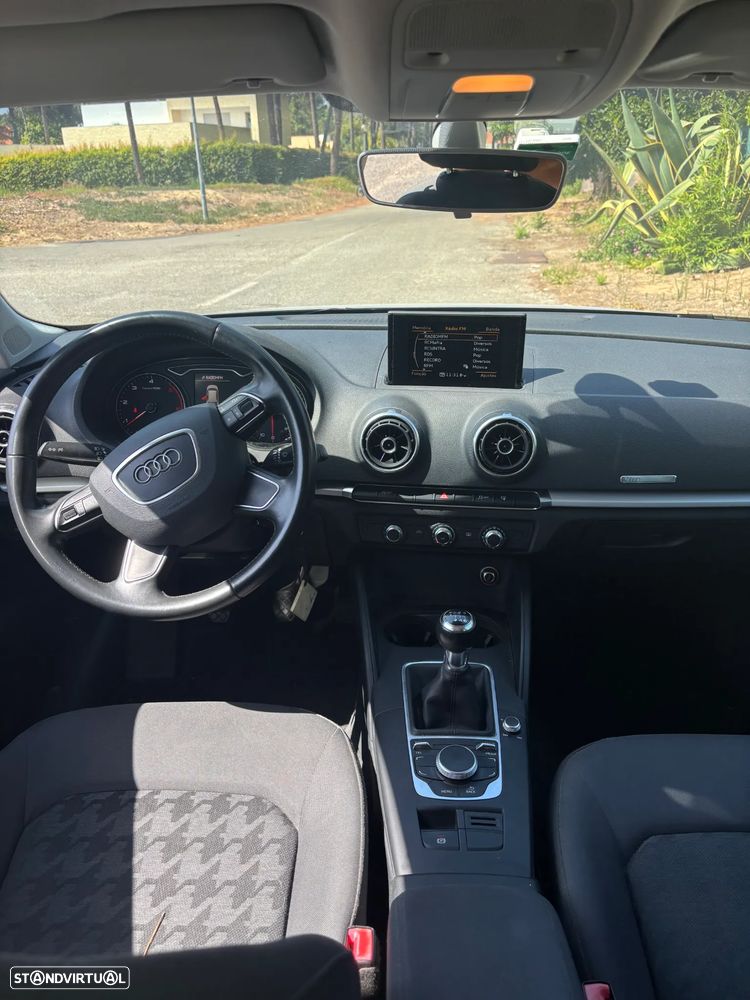Audi A3 Sportback 1.6 TDI Advance Ultra - 4