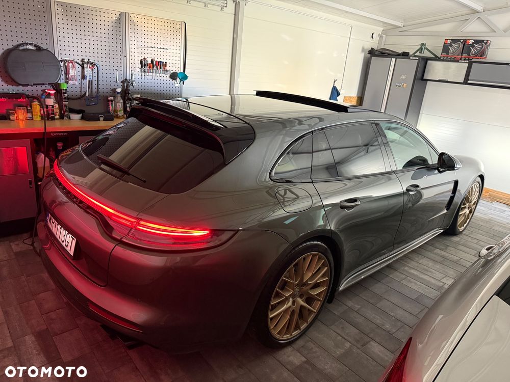 Porsche Panamera 4 Platinum Edition - 26