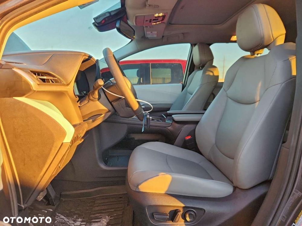 Toyota Sienna - 8