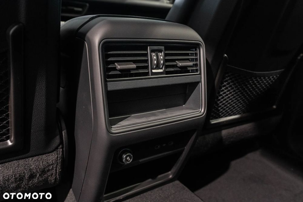 Porsche Cayenne E-Hybrid PHEV Black Edition - 31