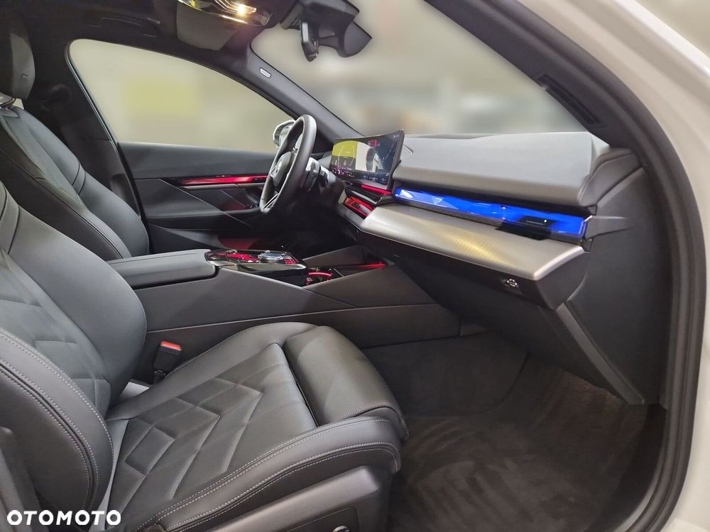 BMW Seria 5 520d xDrive mHEV M Sport - 25