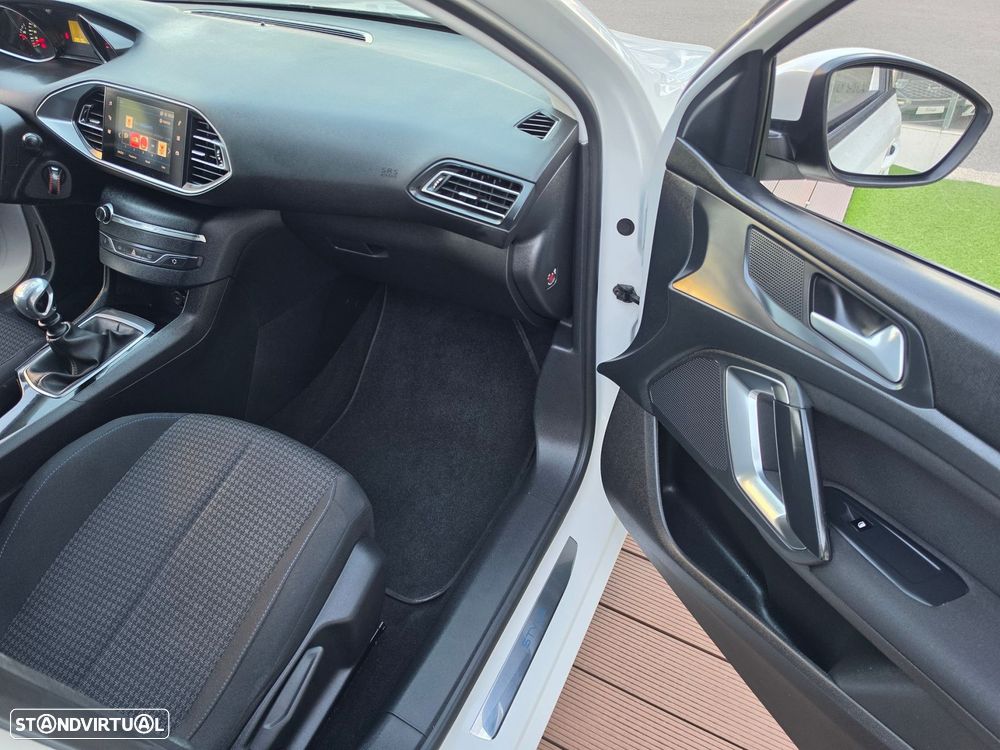 Peugeot 308 SW 1.5 BlueHDi Style - 26