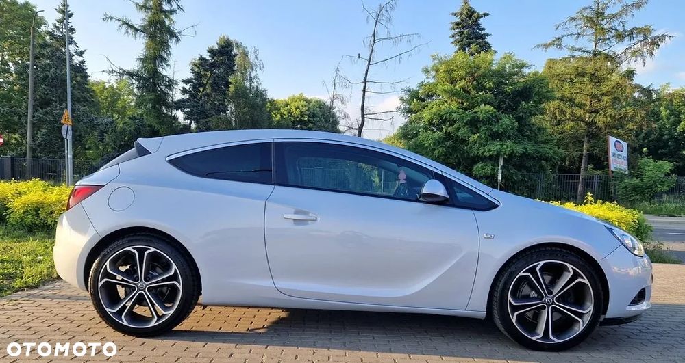 Opel Astra GTC 2.0 CDTI ecoFLEX Start/Stop Edition - 4