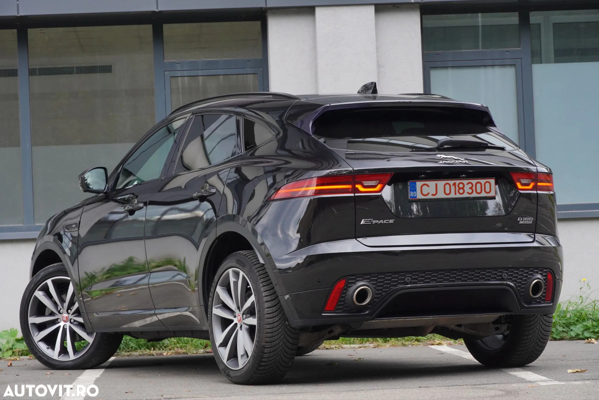 Jaguar E-Pace D180 AWD Aut. R-Dynamic - 4