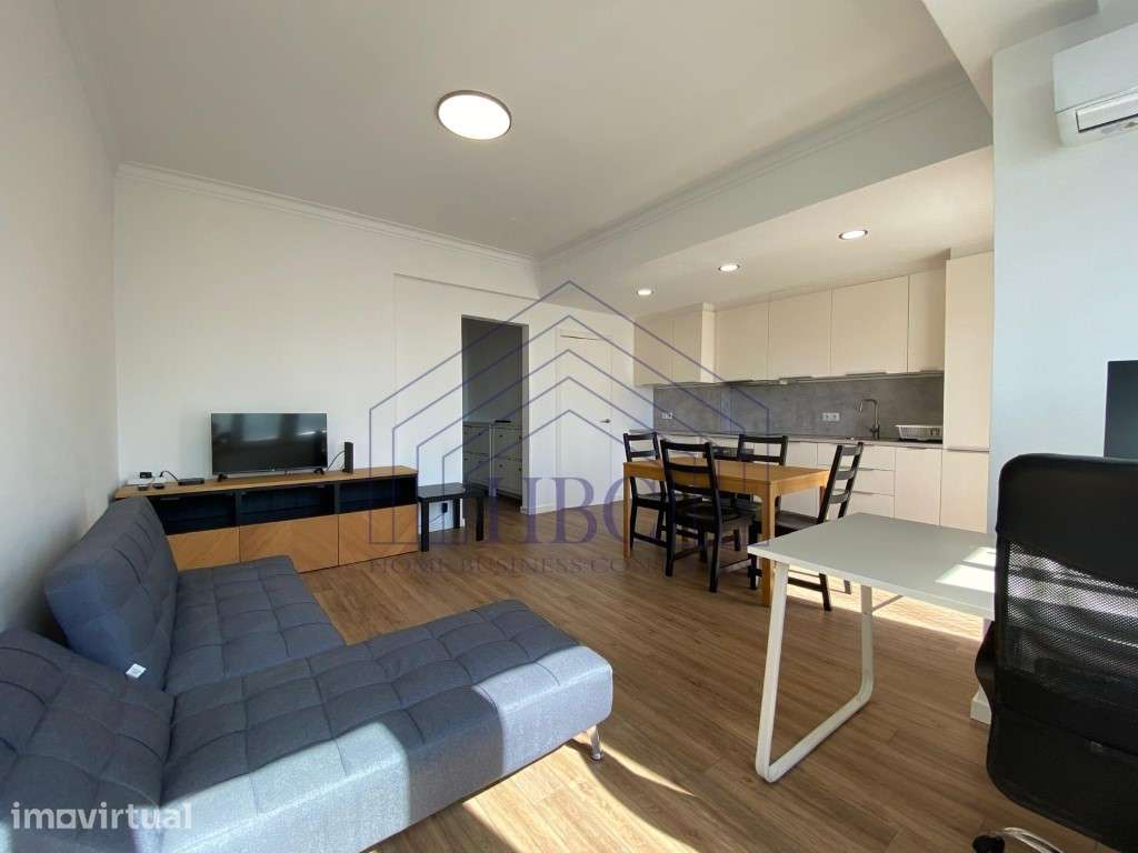 Apartamento T2 com Ar Condicionado, Marquise e Excelente Luminosida... - Grande imagem: 3/28