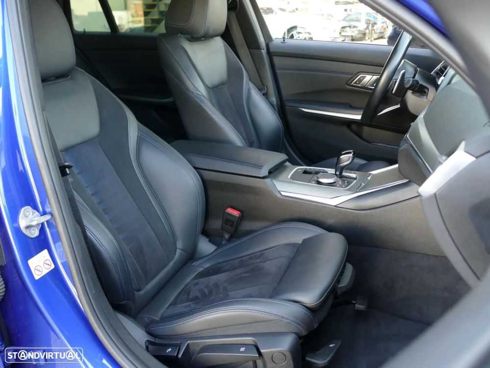 BMW 330 e Pack Desportivo M Auto - 30