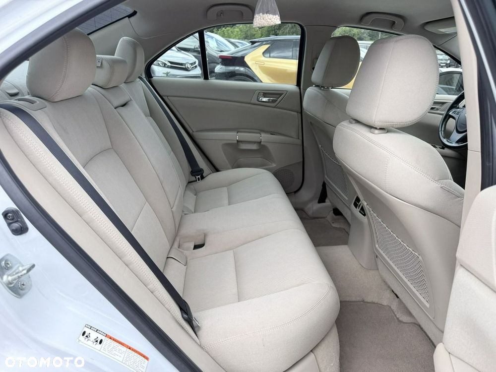 Suzuki Kizashi 2.4 4x4 CVT Sport - 13