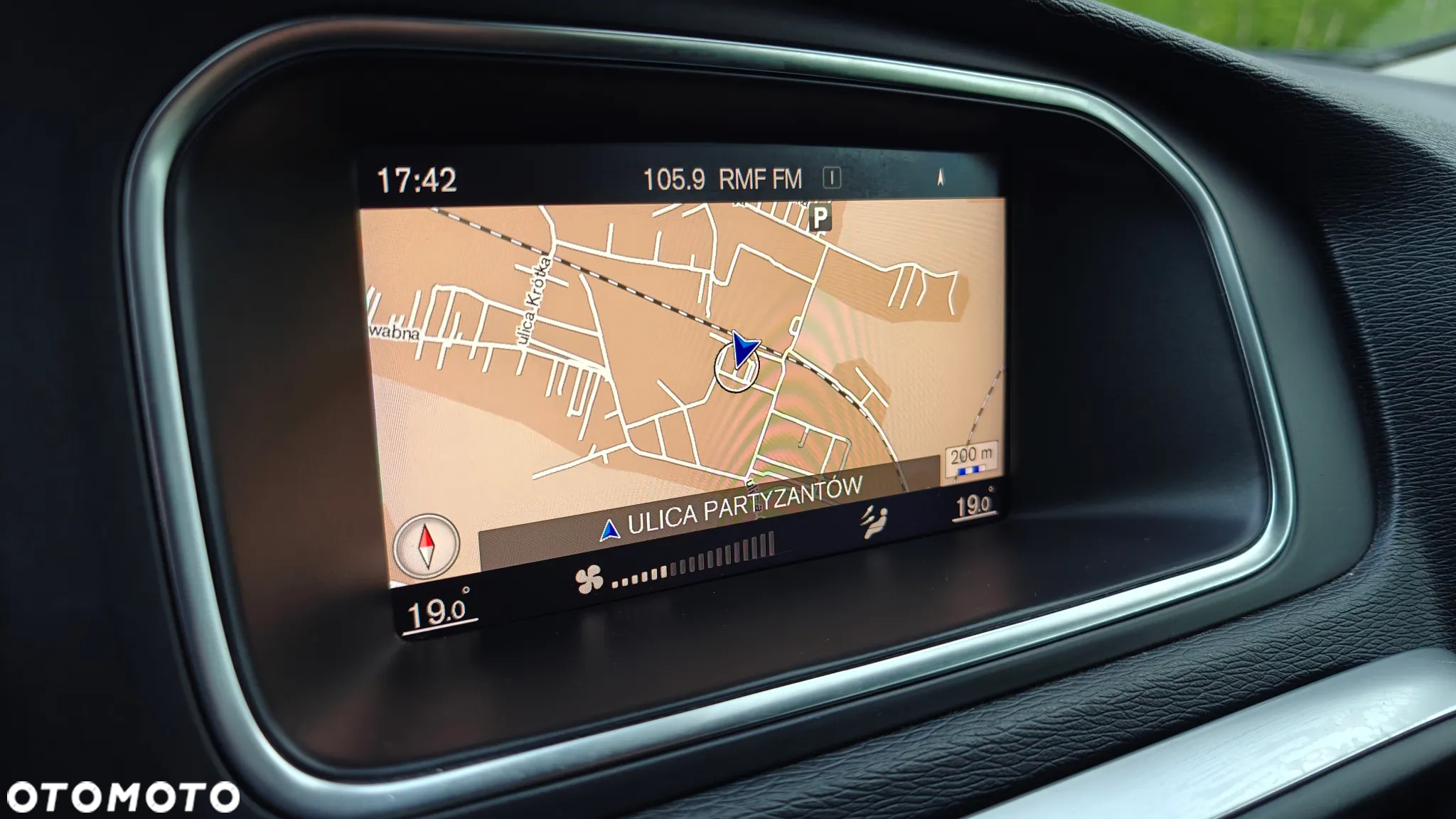 Volvo V40 D2 Drive-E Momentum - 22