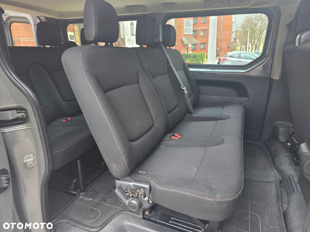 Renault Trafic Grand 1.6 dCi - 11